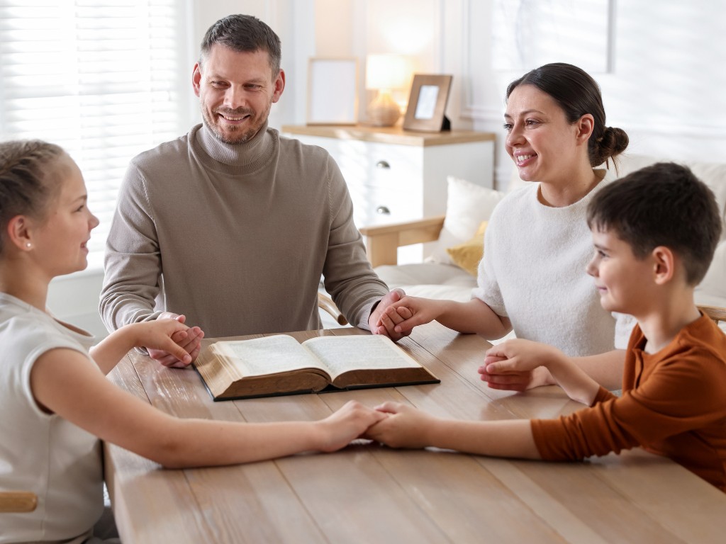 family prayer time, reading the Bible together,